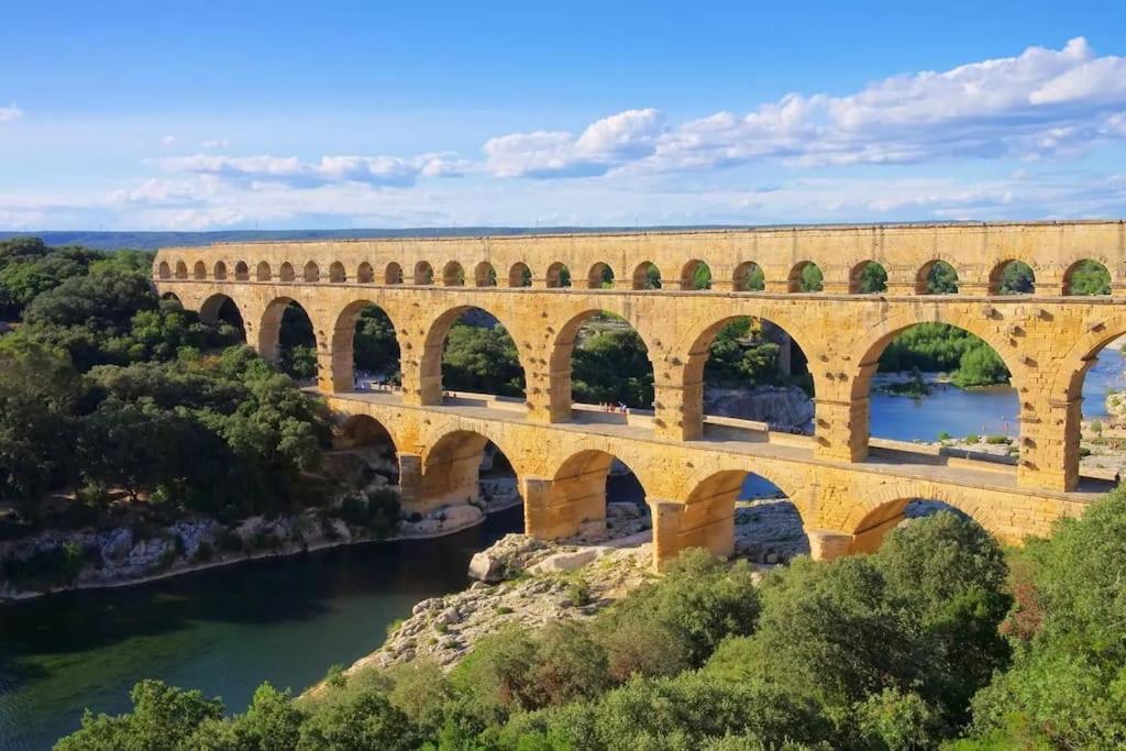 Chez Lydia - Loft Cosy, Depart Canoe A Pied, Proche Pont-Du-Gard Et Uzes Remoulins Exterior photo